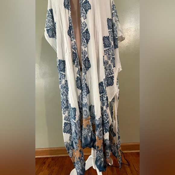 Lovestitch White and Blue Patterned Kimono Maxi Boho Vacation Resort OS NWT - Picture 2 of 12
